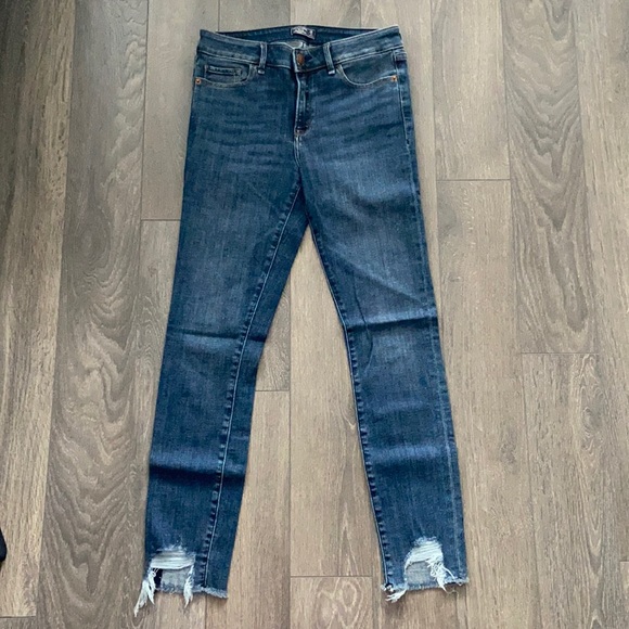 Abercrombie & Fitch Harper Low Rise Ankle Jeans - Picture 2 of 4